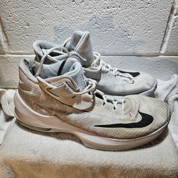 air max infuriate white